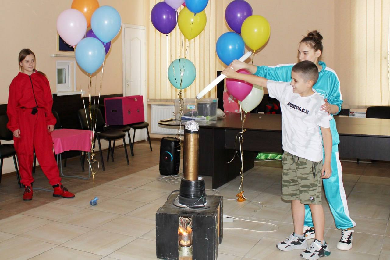 Влаштували свято дітлахам комунальники: Новини Харкова